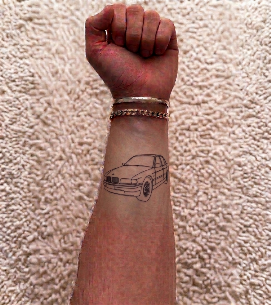 Tattoo dessin véhicule BMW